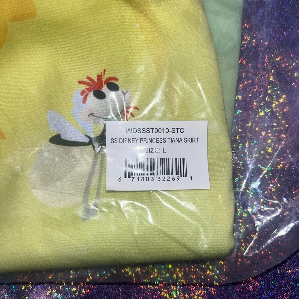 Tiana Loungefly Stitch Shoppe skirt - Picture 6 of 7